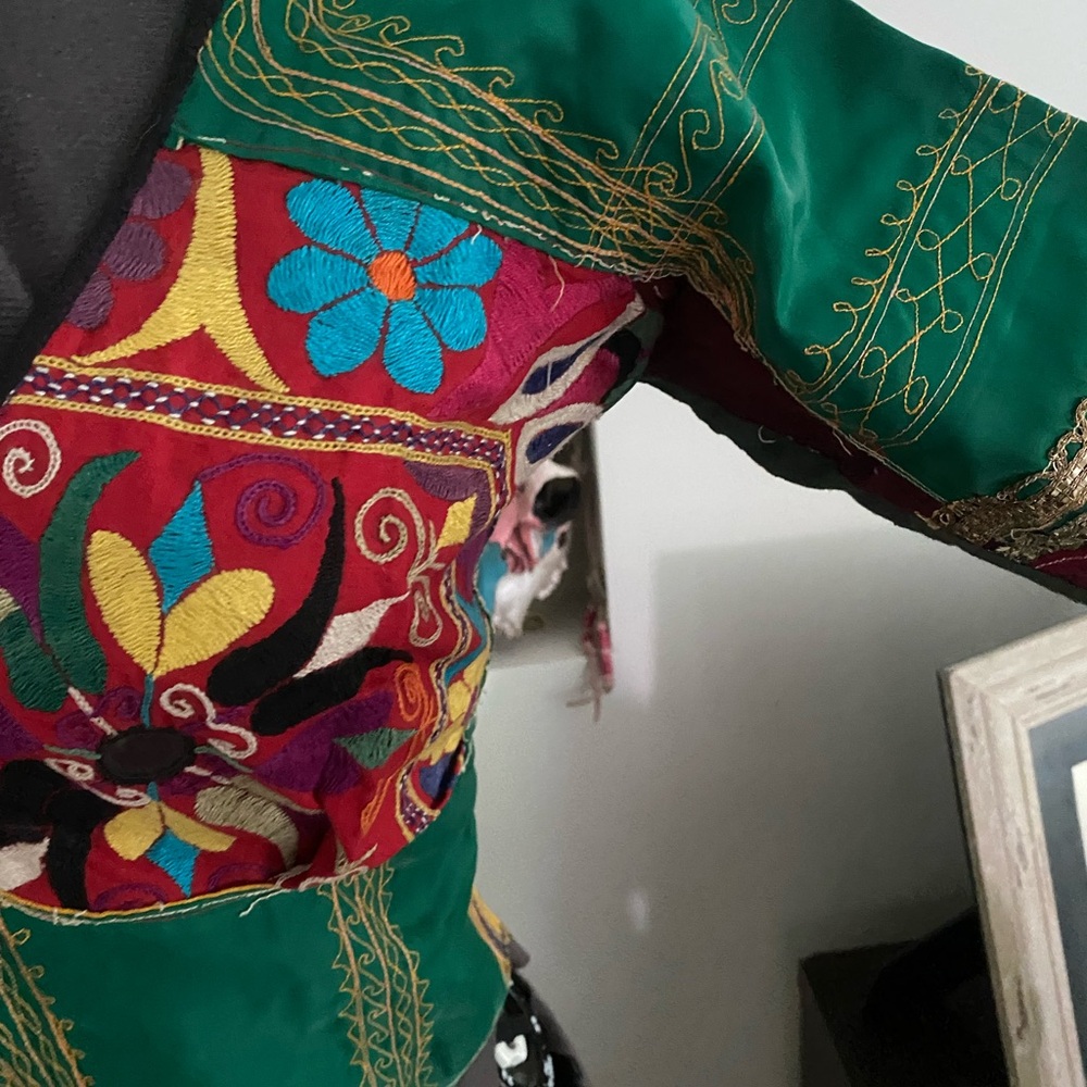 Colorful multi patterned backless top, XS/small - Picture 10 of 11